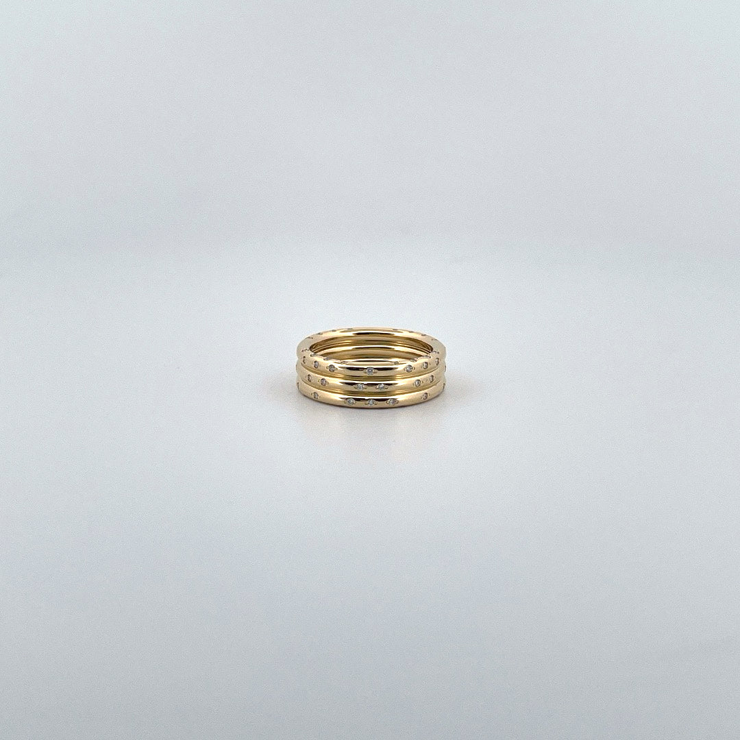 Round Full Eternity Ring – PYRAMID