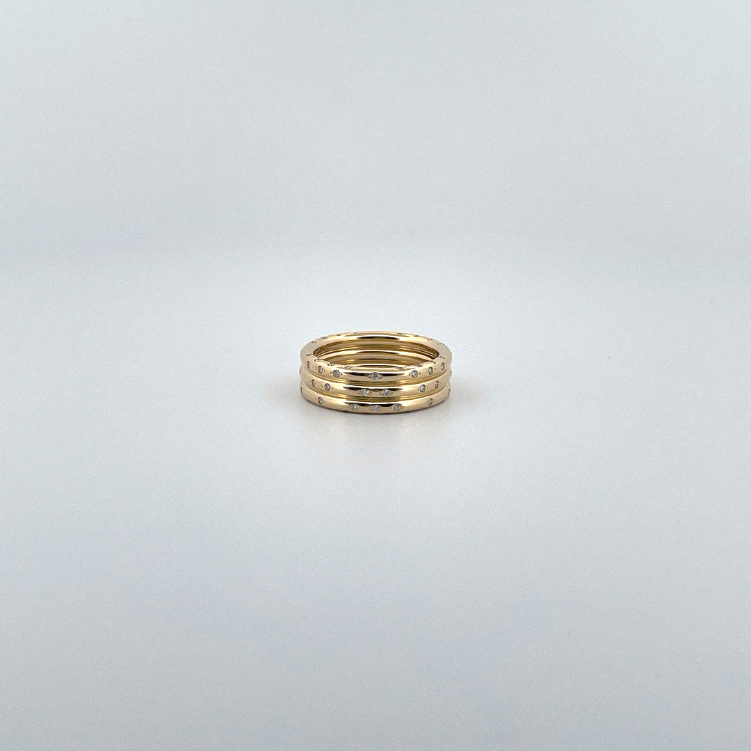 Round Full Eternity Ring – PYRAMID