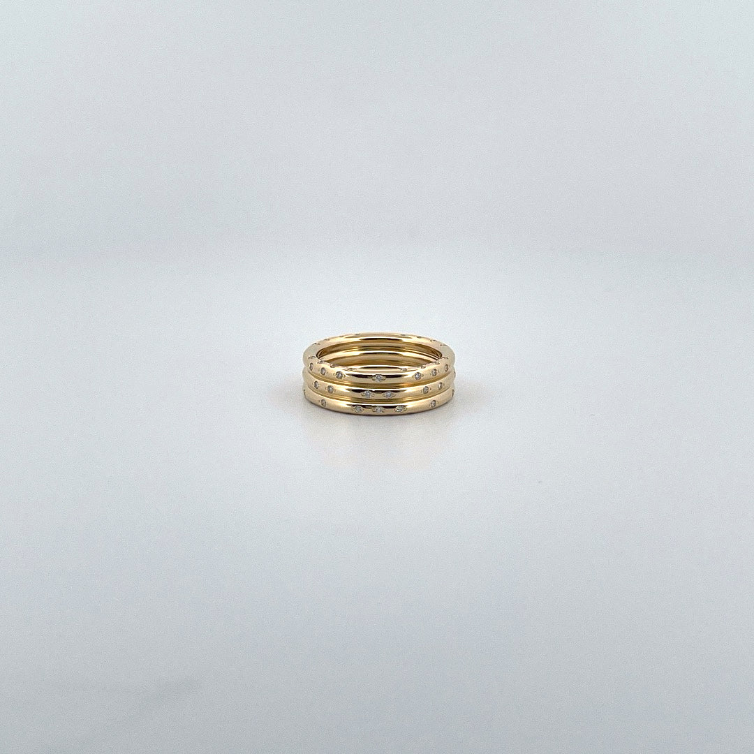 Round Full Eternity Ring – PYRAMID