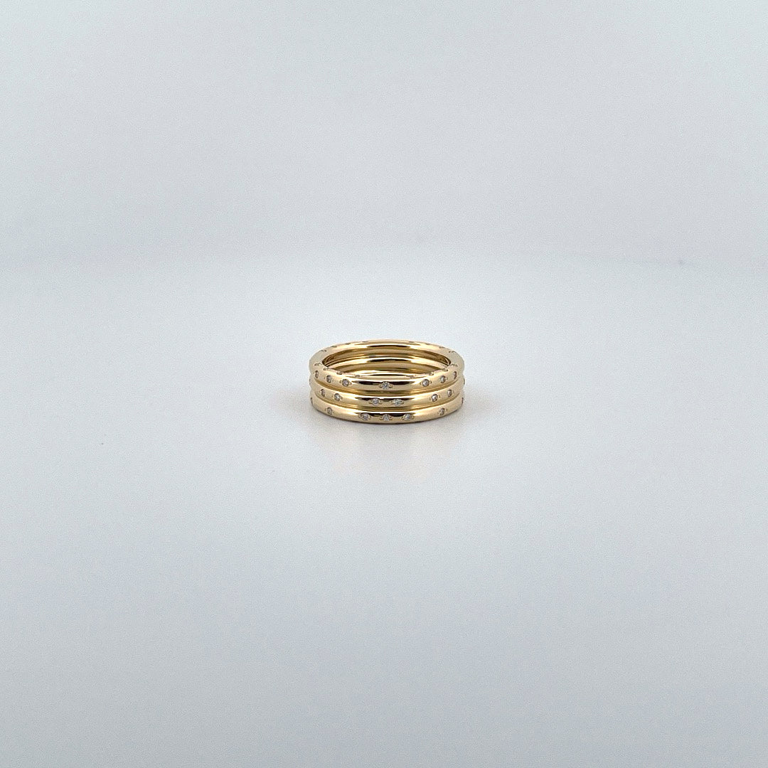 Round Full Eternity Ring – PYRAMID