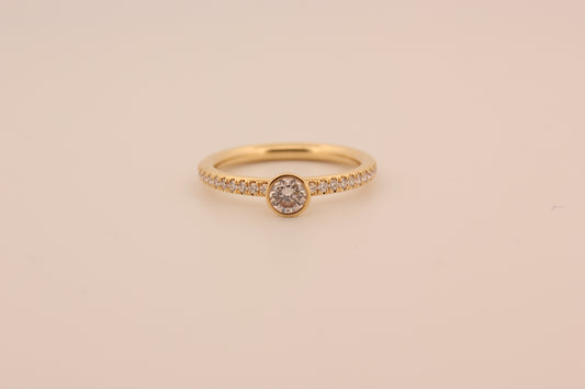 Round Full Eternity Ring - Solitaire Pave