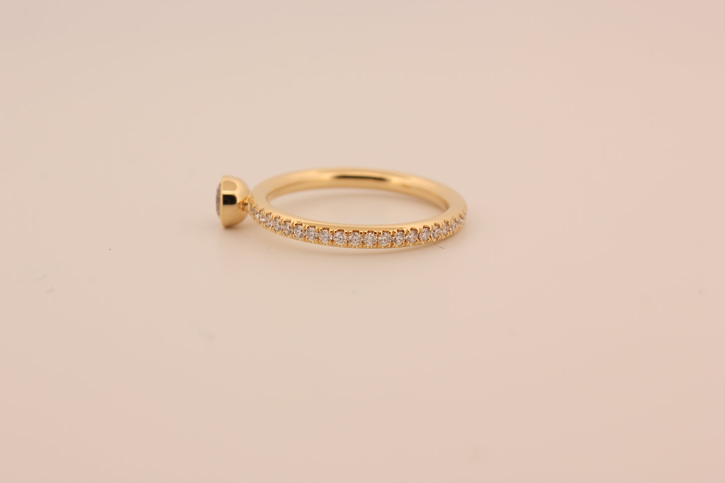 Round Full Eternity Ring - Solitaire Pave