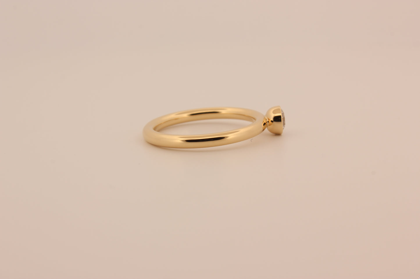 Round Ring - Solitaire